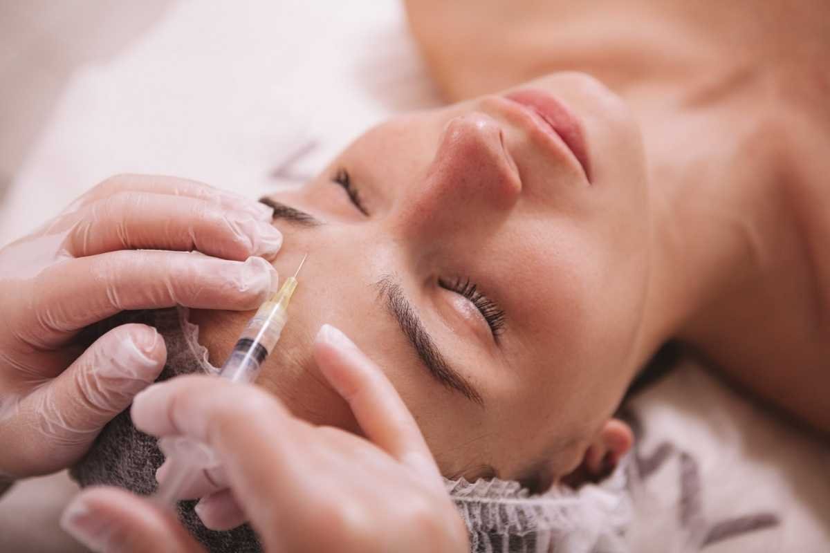Hyaluronic Acid Benefits: How It Helps Your Skin, Joints, and More?