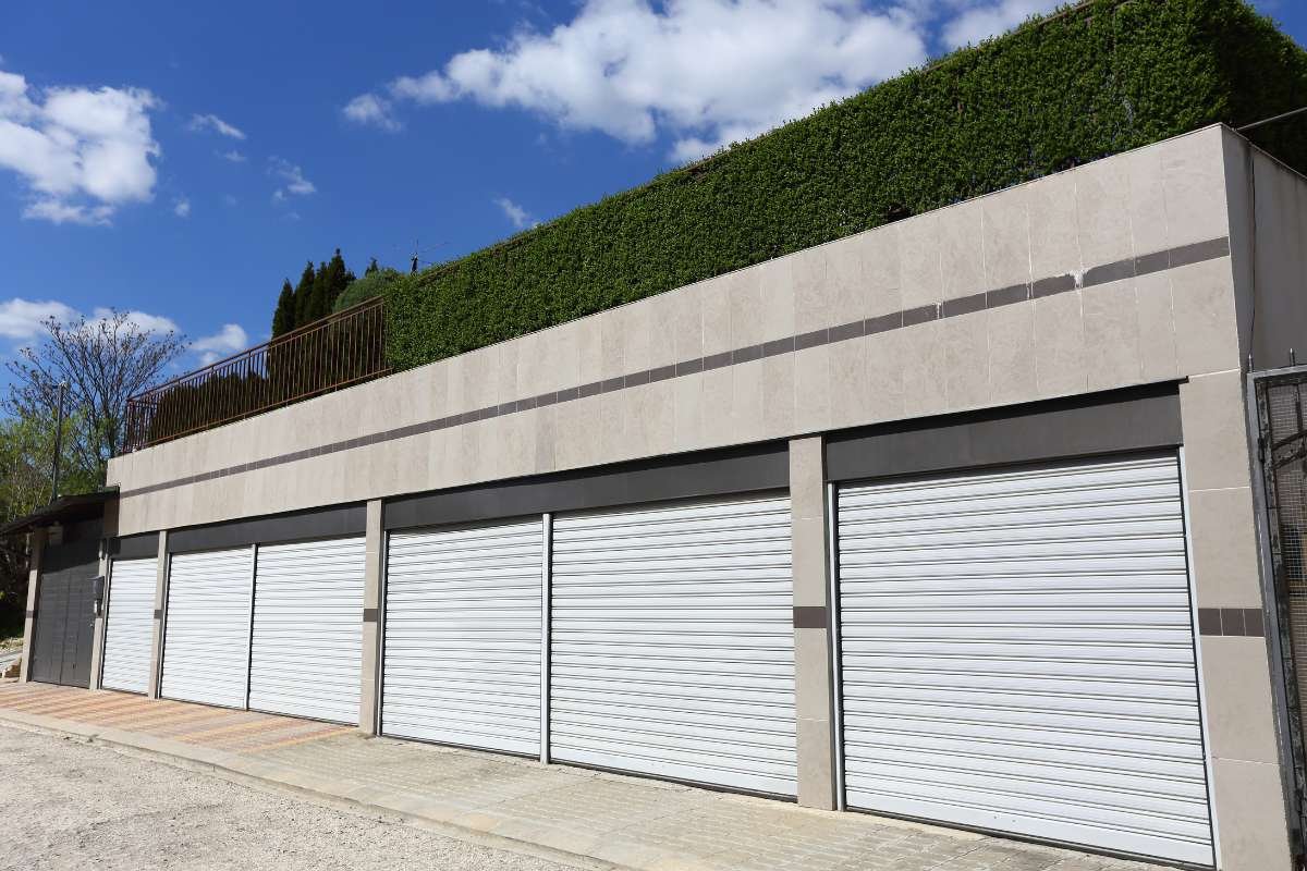 Top Tips for Hiring Garage Door Services (Business Guide) | The Enterprise World